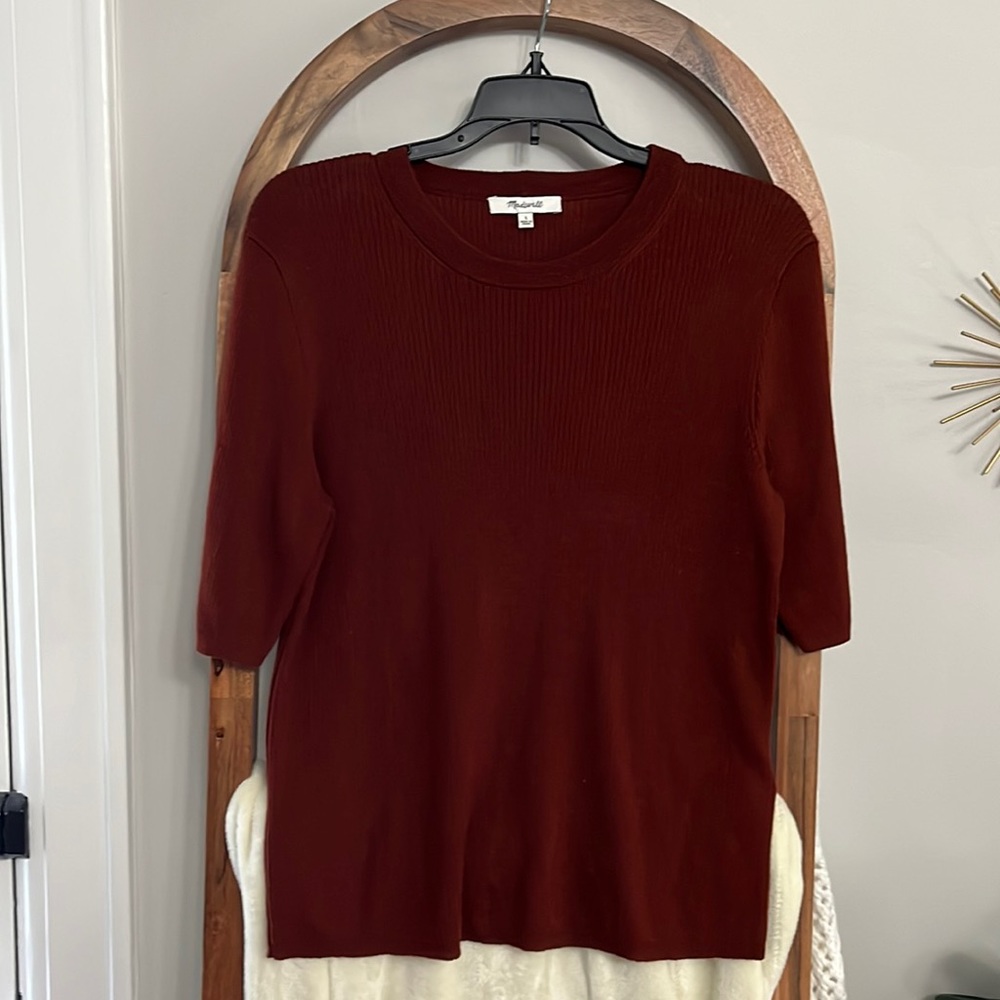 Madewell merino wool 3/4 length sleeve sweater in rust.